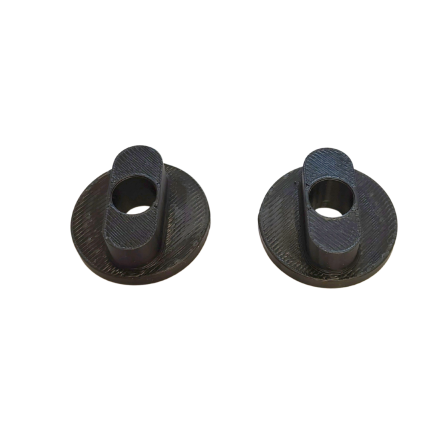 Produktfoto eines Set bestehend aus 2 Kunststoffscheiben, die die manuelle H&ouml;henverstellung der Nackenst&uuml;tze des Stokke Gravity in der Schiene beh&auml;lt und das Holz des Sessels dabei schont