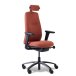 Dreiviertelansicht des roten rh Logic 220 Premium Buerostuhls fuer Frauen.